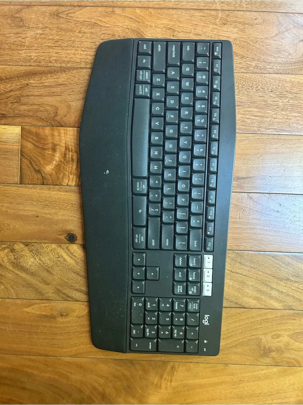 Logitech Black Wireless Keyboard and Mouse Set with Cushioned Palm Rest